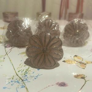 Set of 4 Pink Flower Knobs/Pulls firm